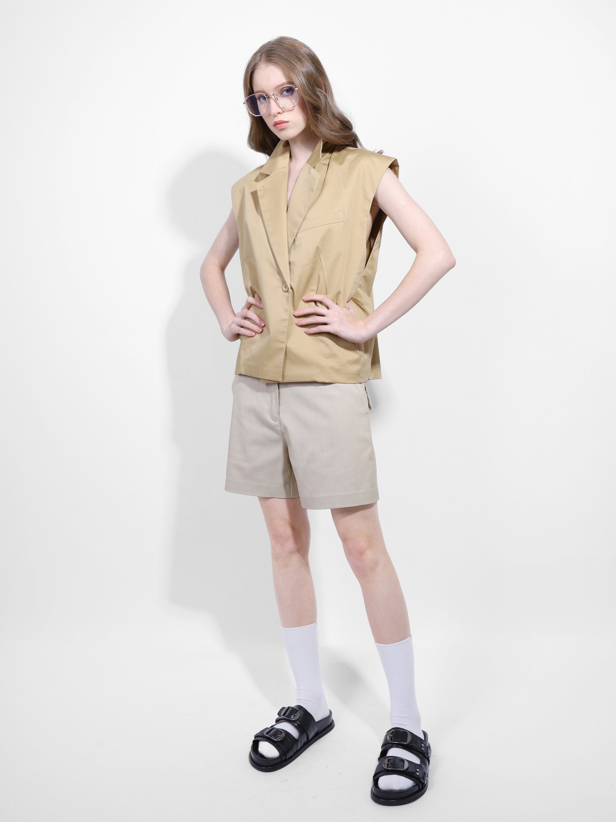 LAPELLED VEST