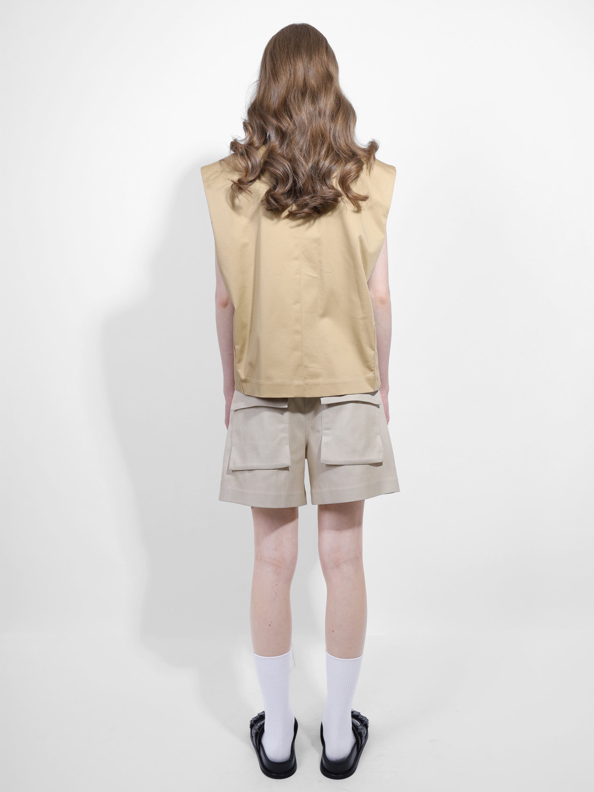 LAPELLED VEST
