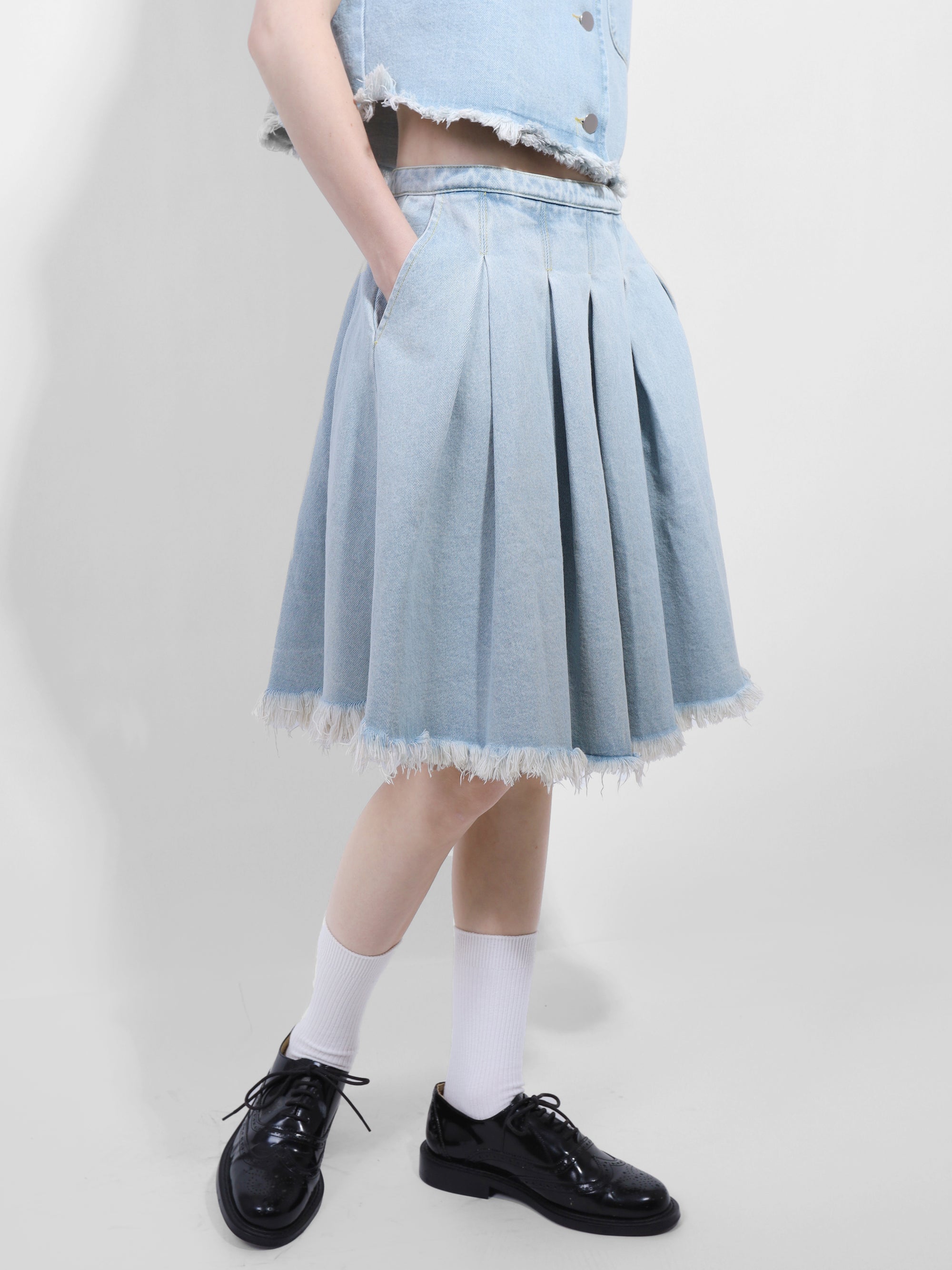 RAW HEM DENIM SKIRT