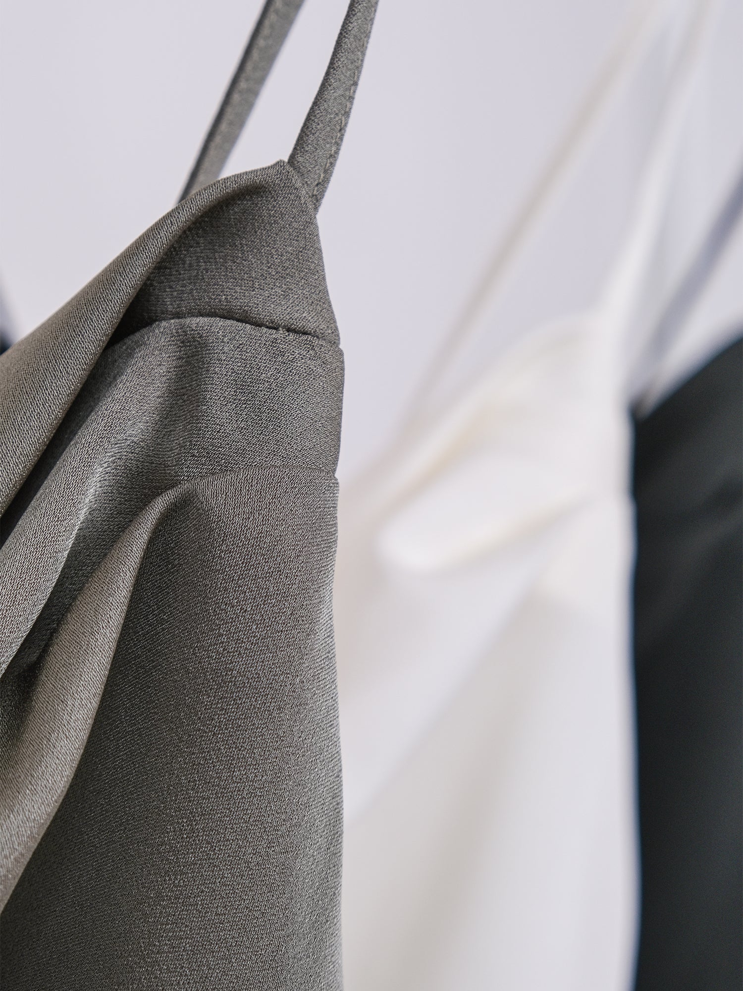 DROP NECK DULL SATIN TOP