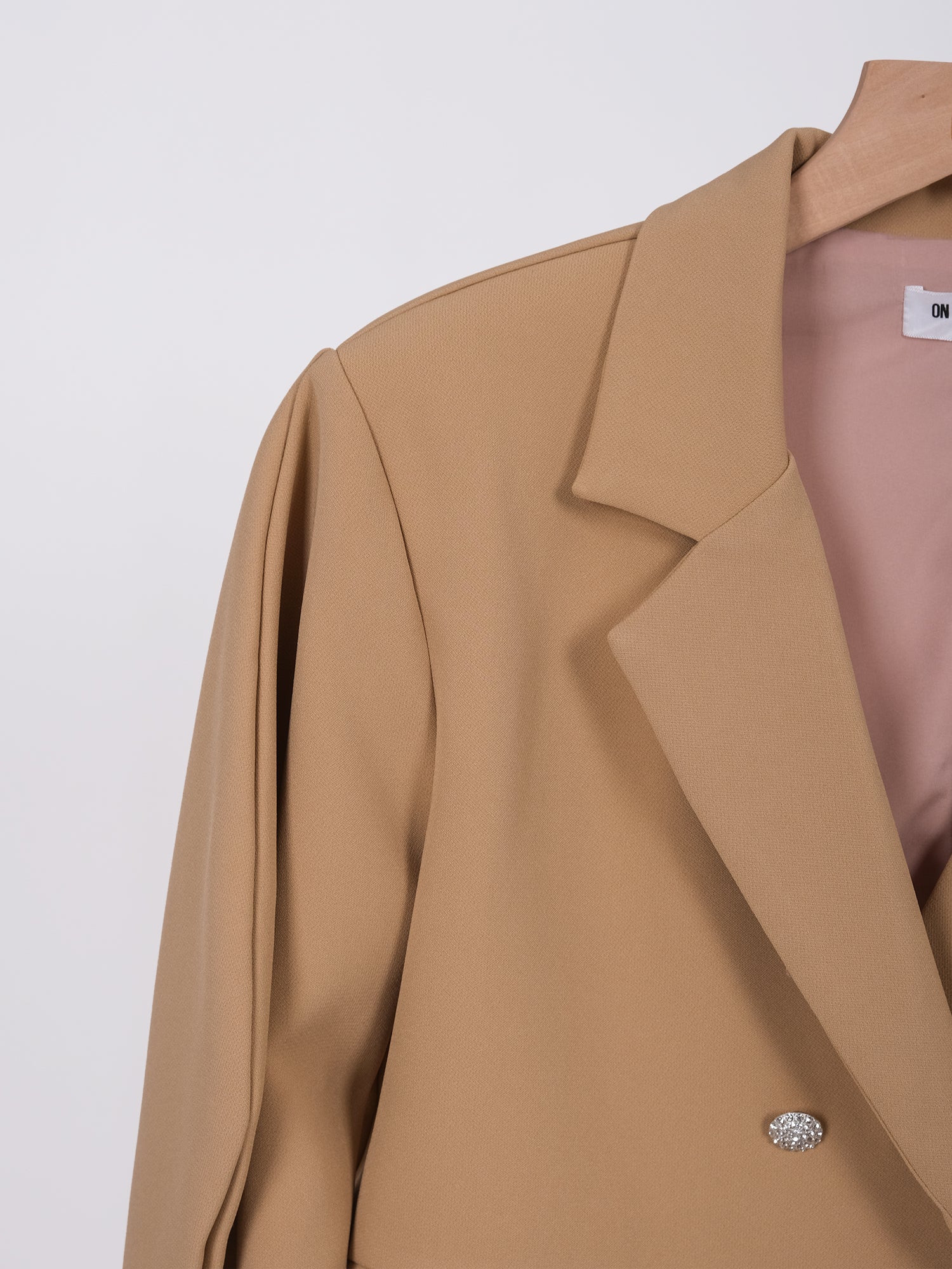 POINTED SLEEVE CROPPED BLAZER