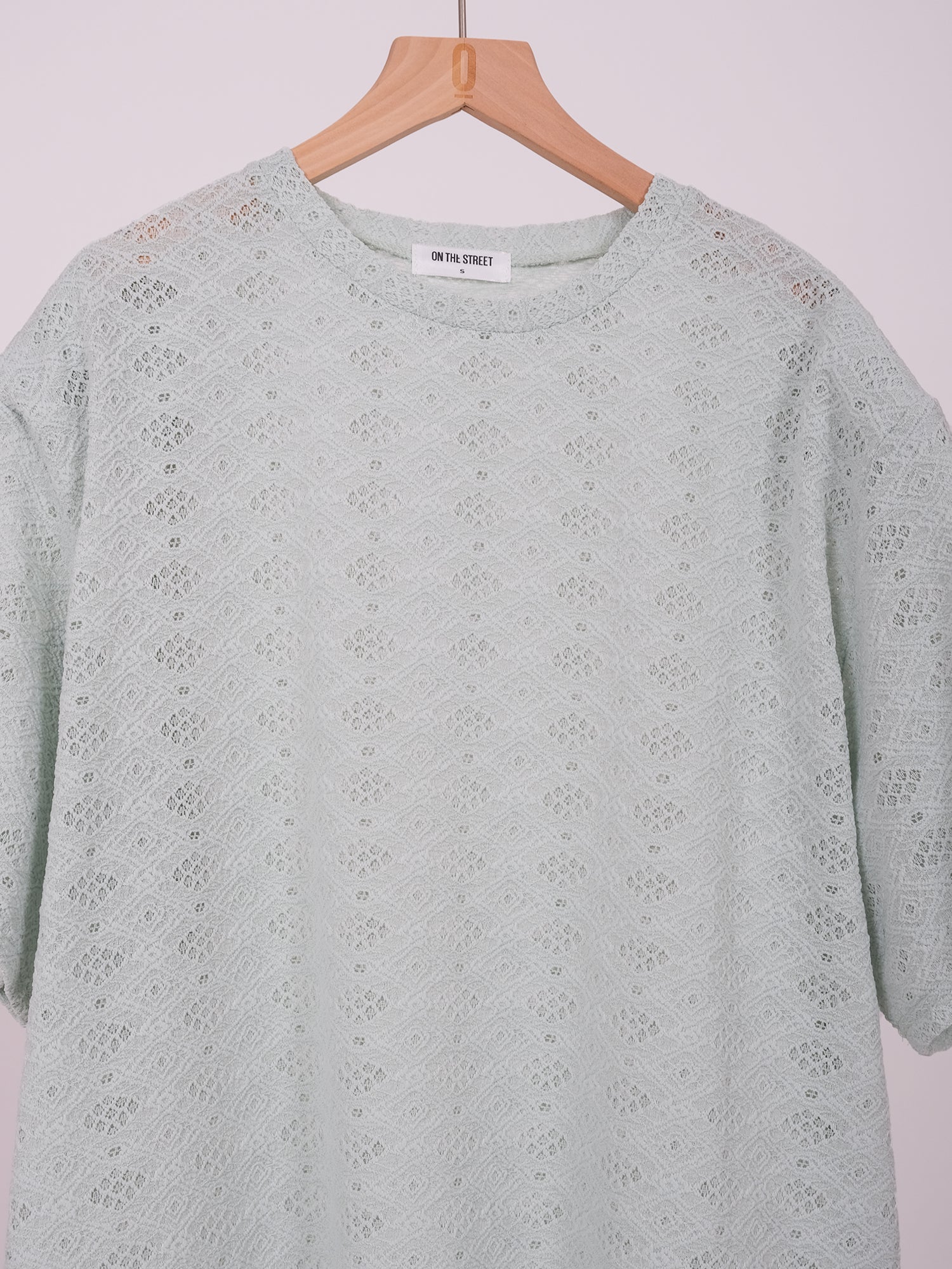 GUIPURE SHORT SLEEVE TOP