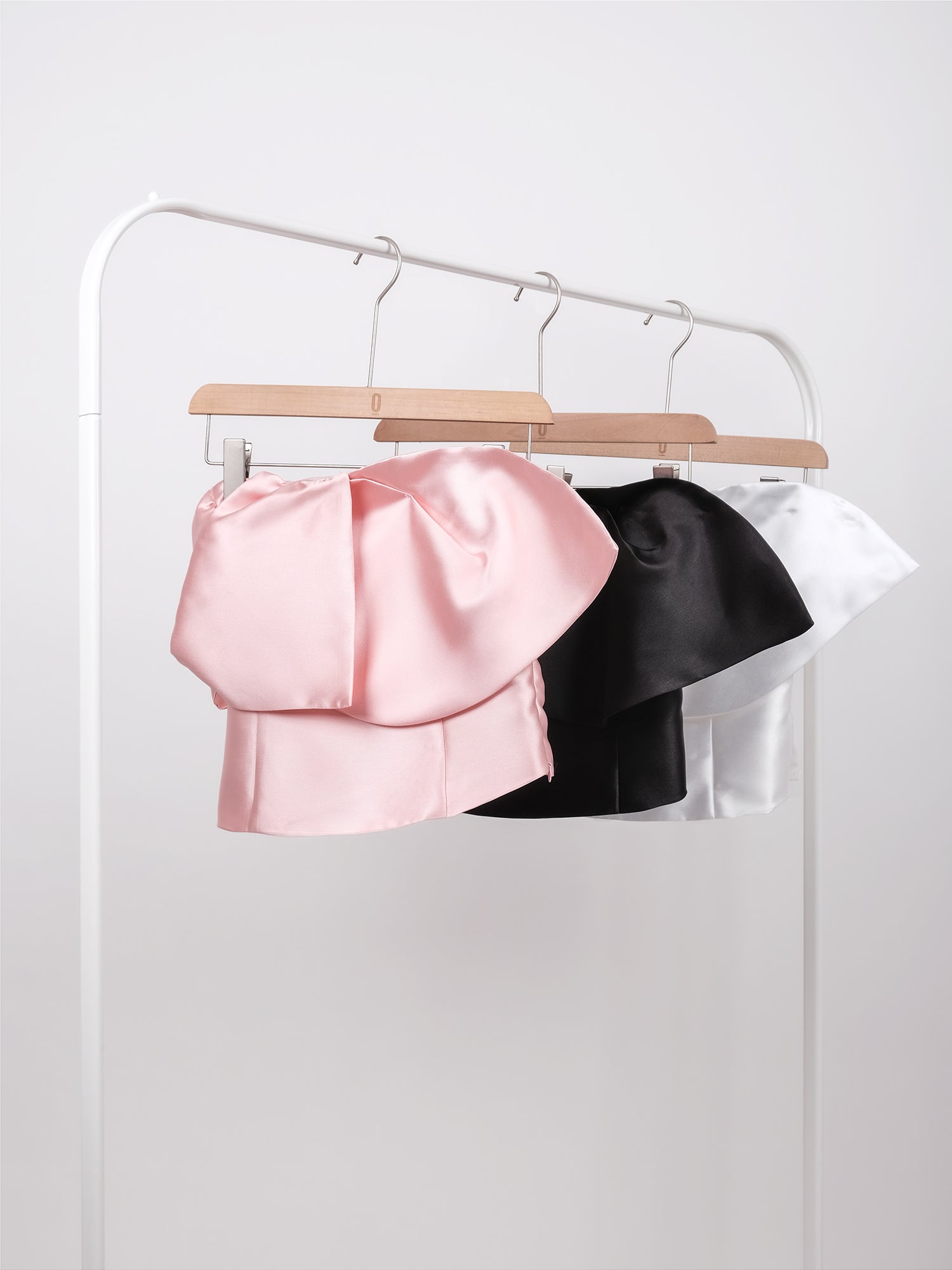 FRONT BOW OFF SHOULDER TOP