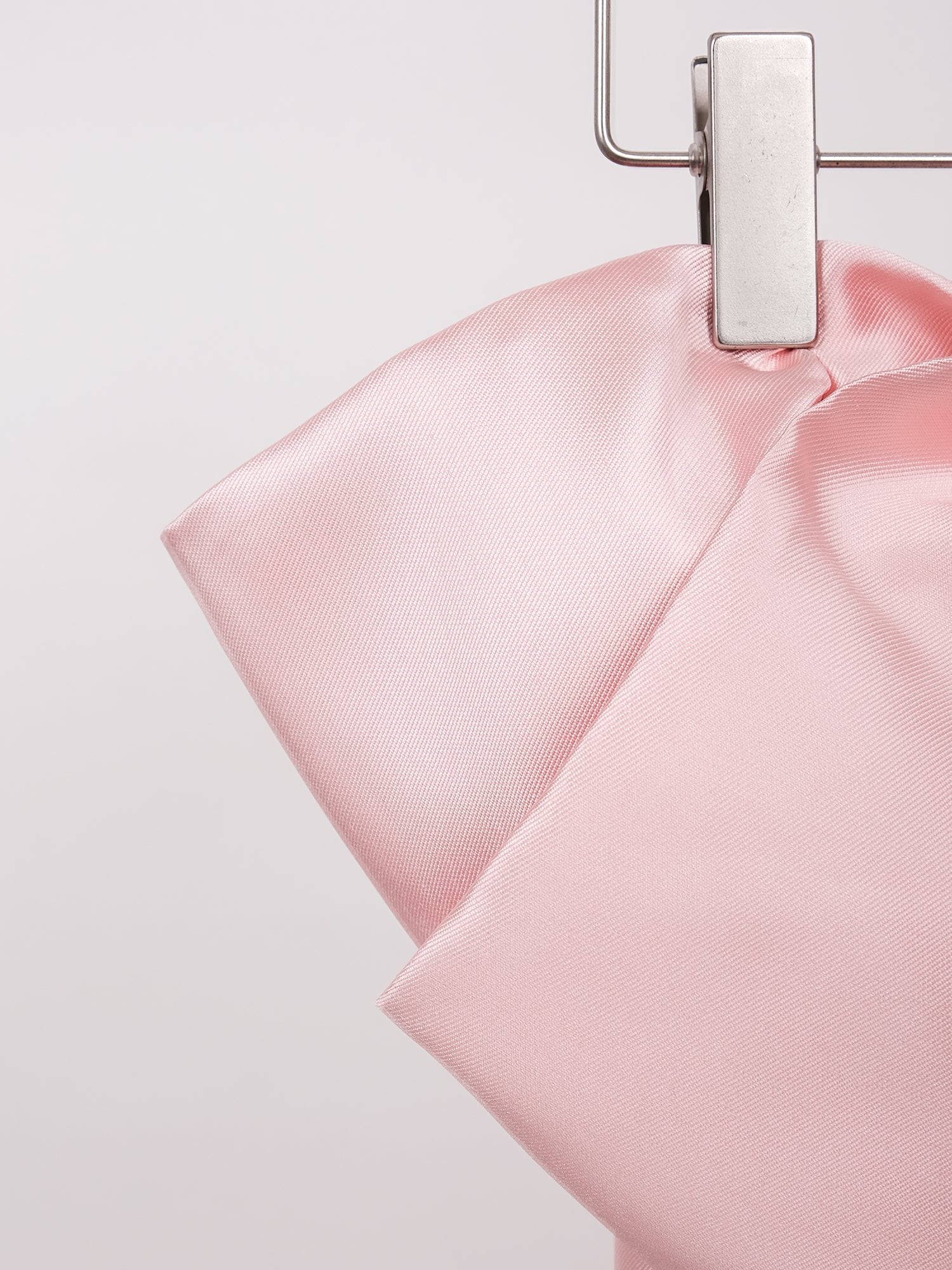FRONT BOW OFF SHOULDER TOP