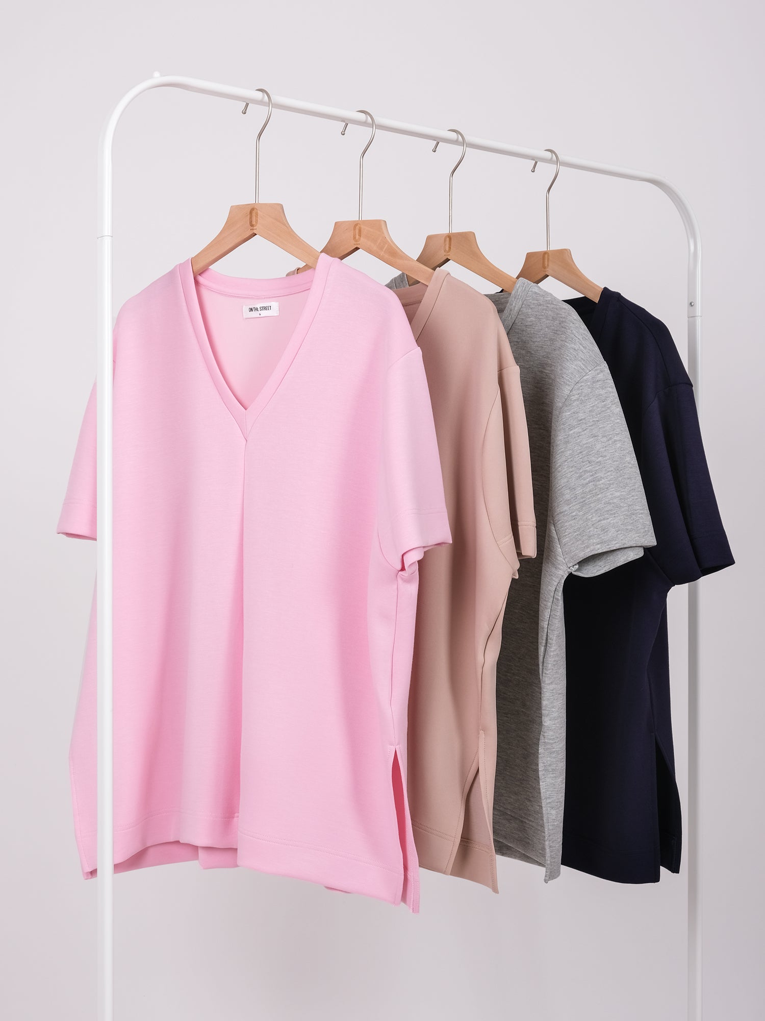 OVERSIZED FIT V NECK TEE