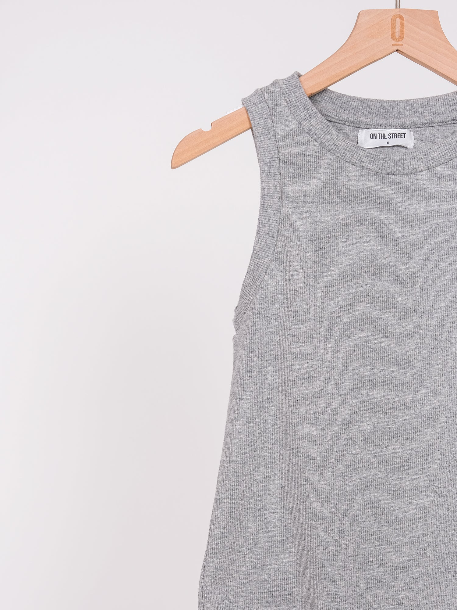 SLIM FIT TANK TOP