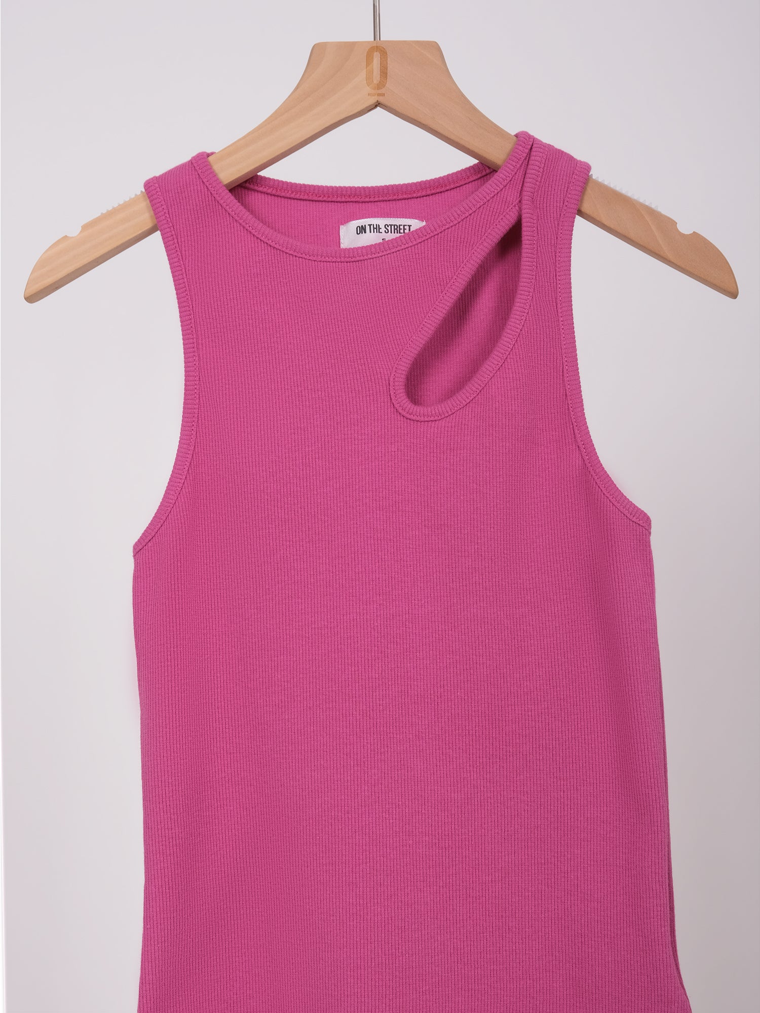 CUT OUT TANK TOP