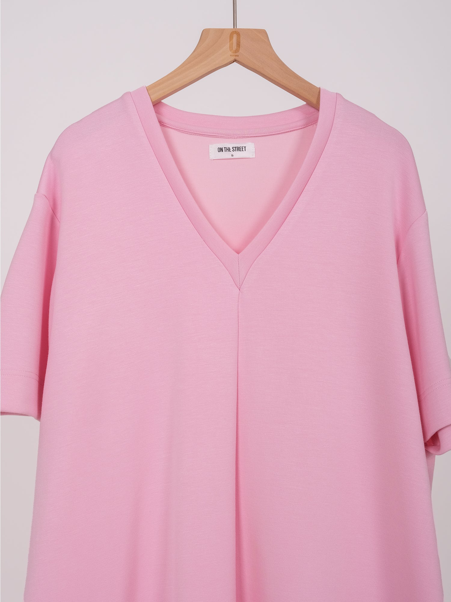 OVERSIZED FIT V NECK TEE