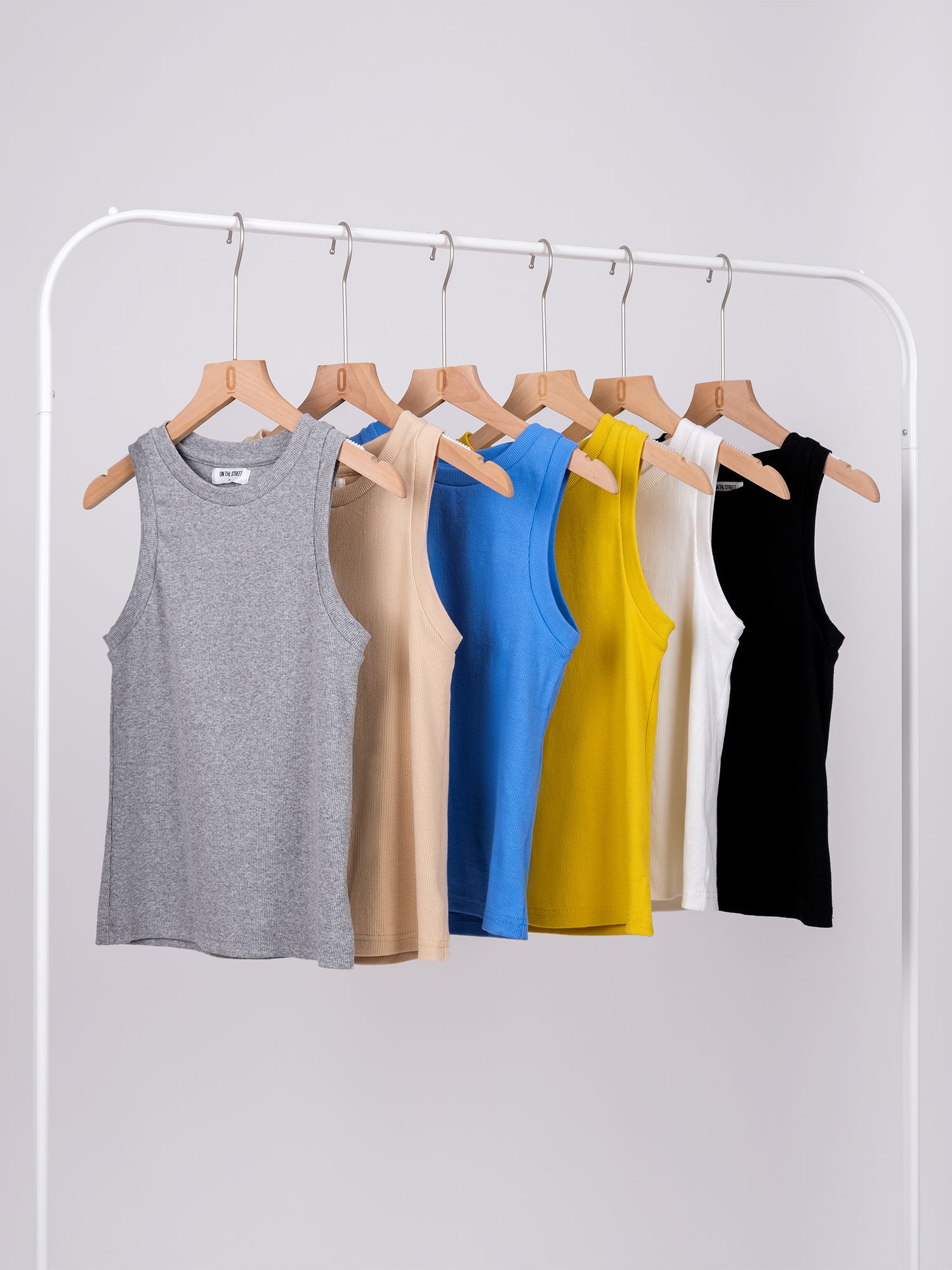 SLIM FIT TANK TOP