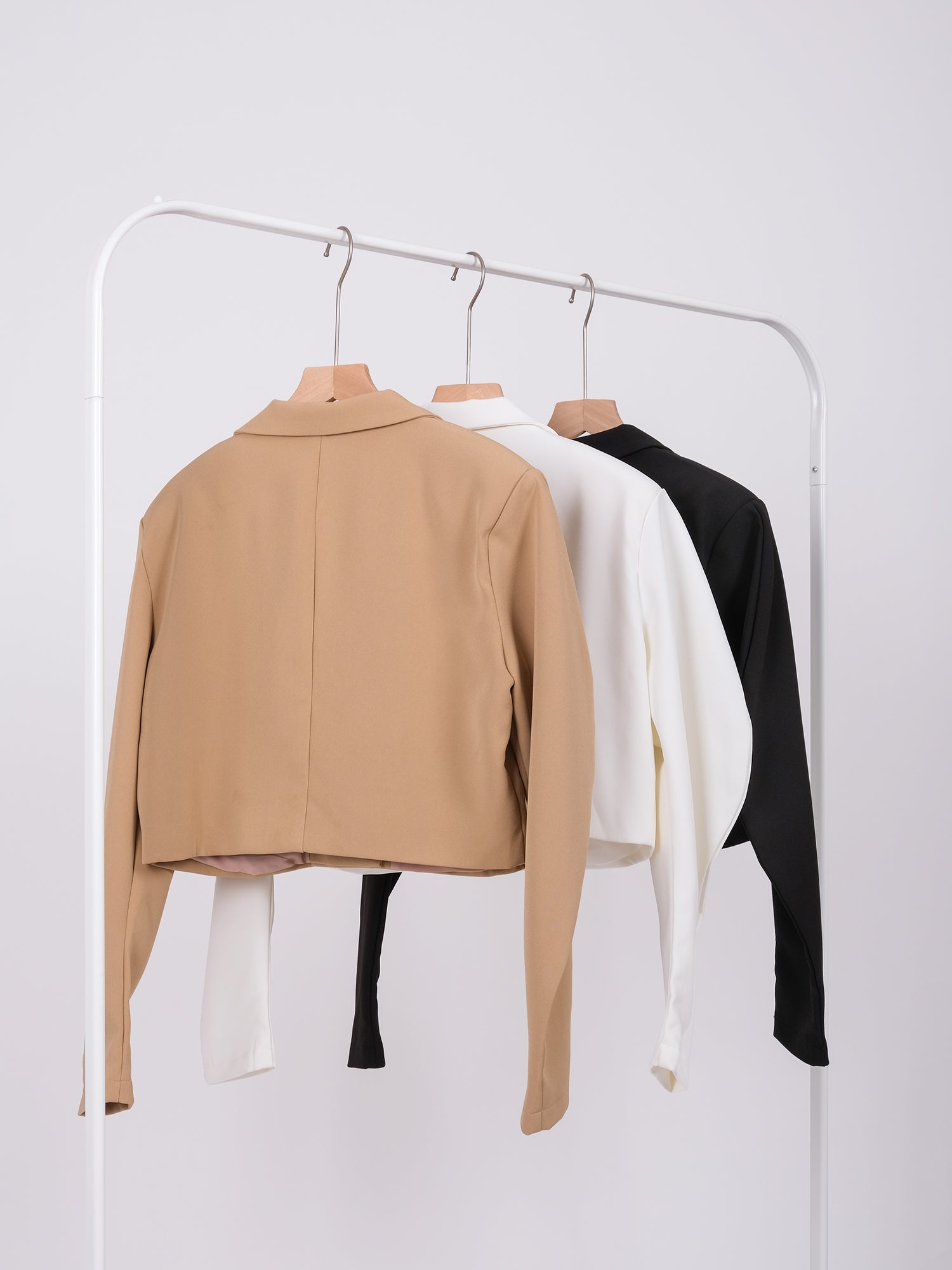 POINTED SLEEVE CROPPED BLAZER