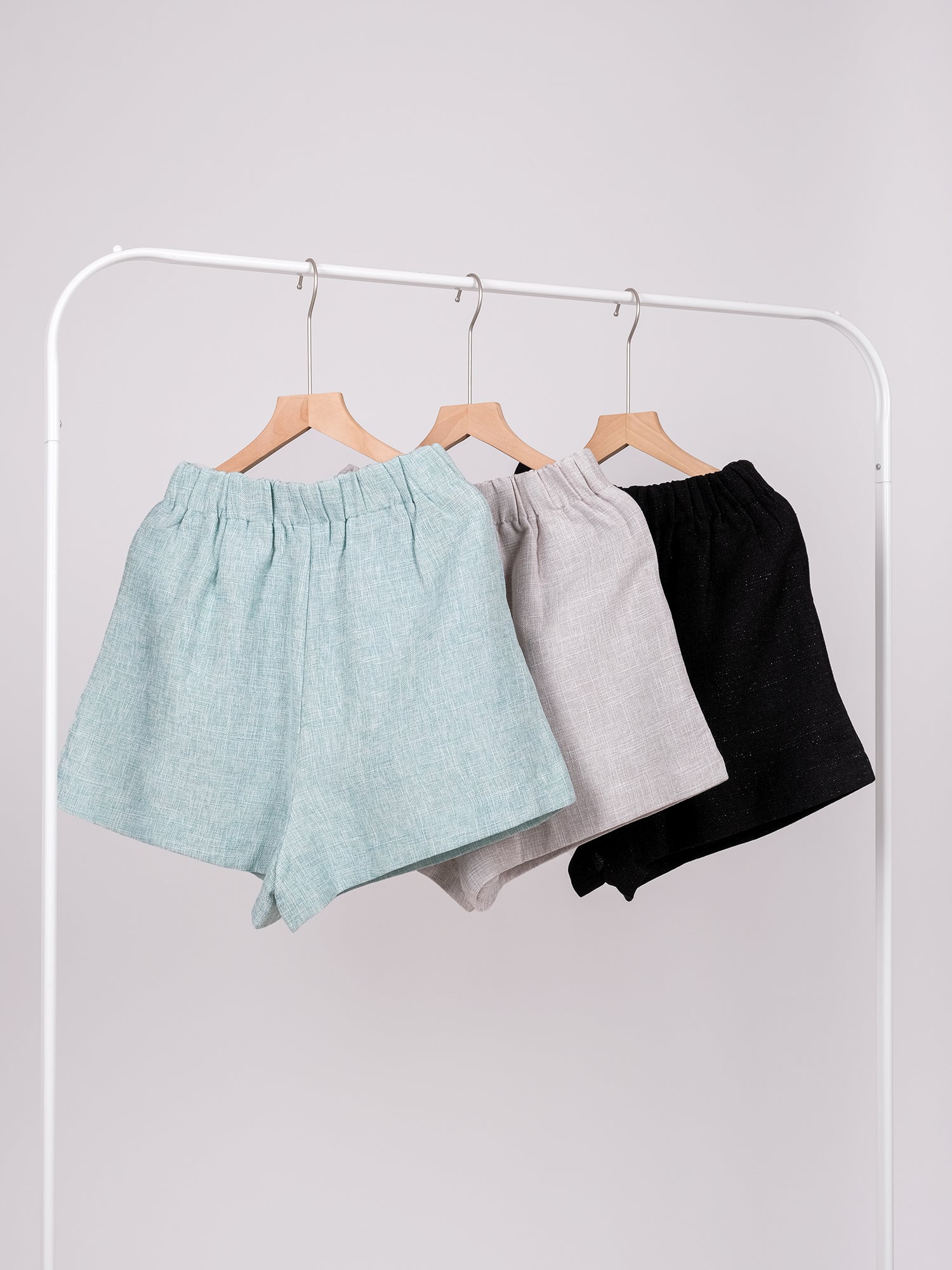 SLIM CUT LINEN SHORTS