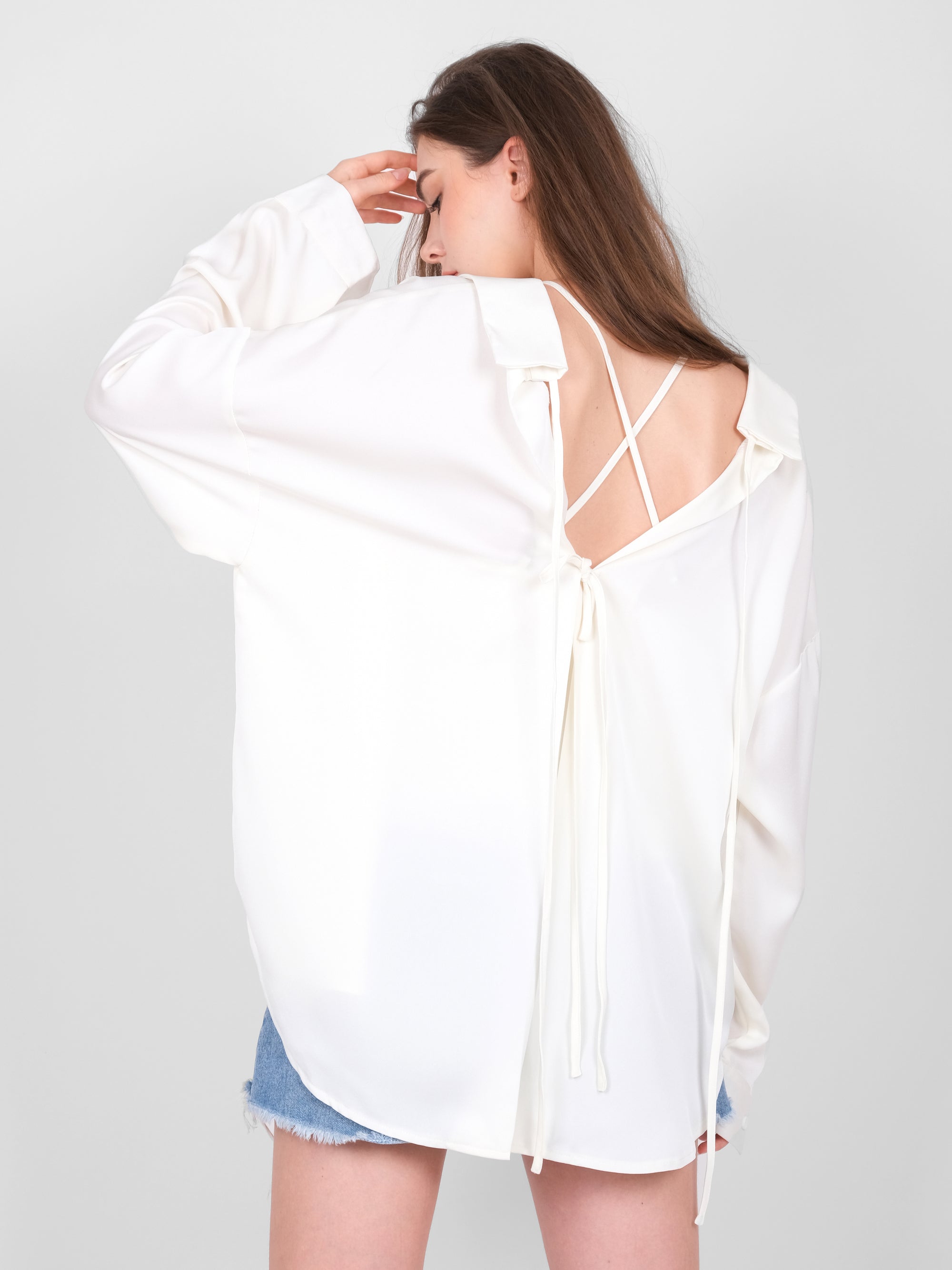 RELAXED BACK TIE SATIN SHIRT