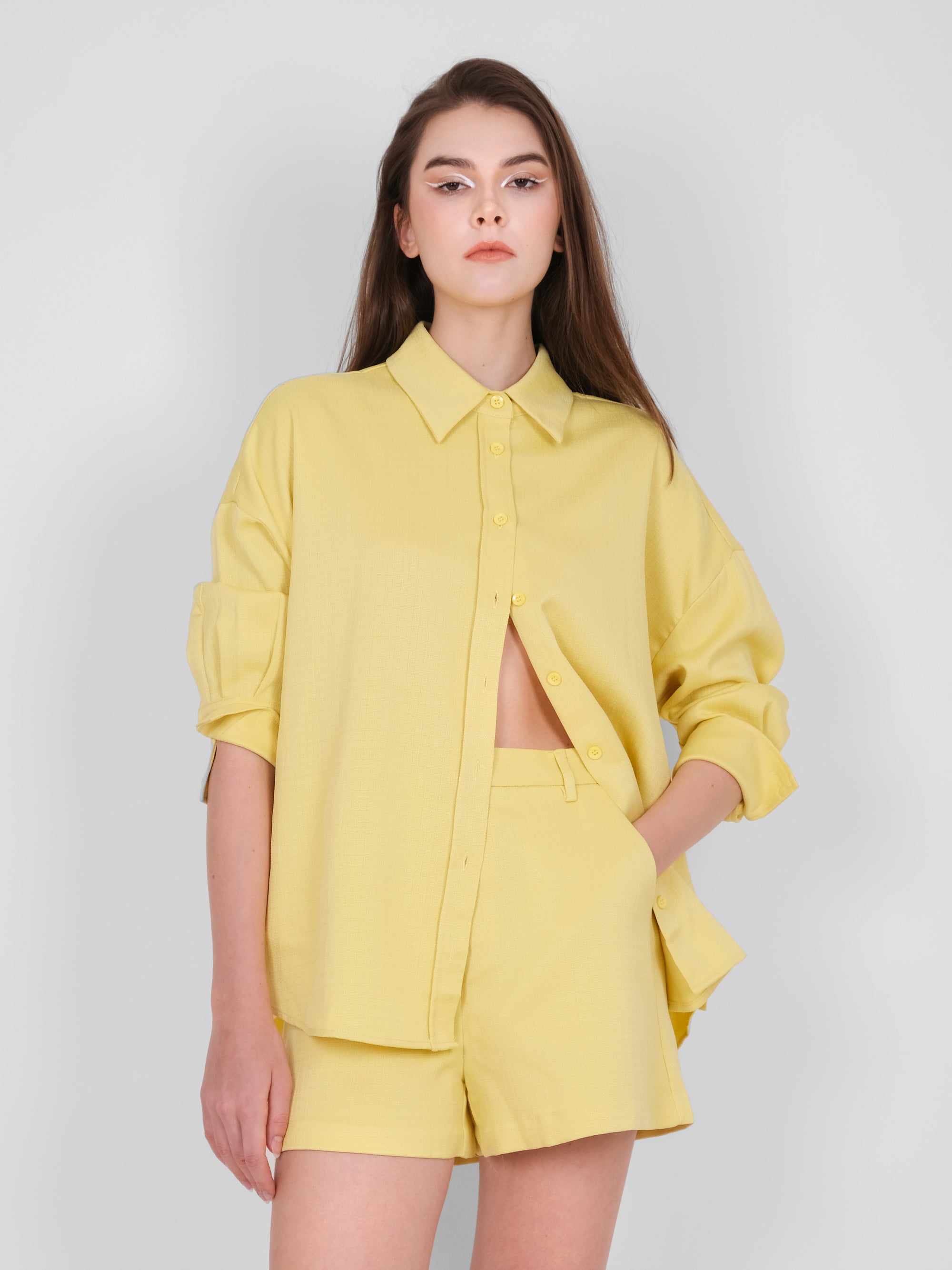 RELAXED CUT LINEN SHORTS