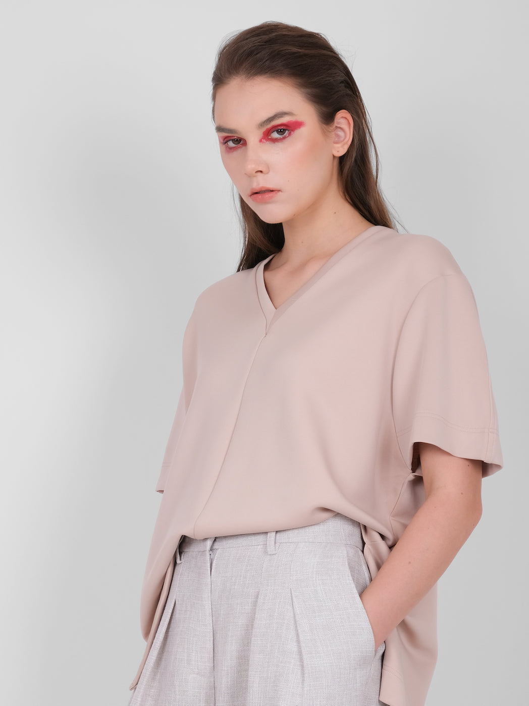 OVERSIZED FIT V NECK TEE