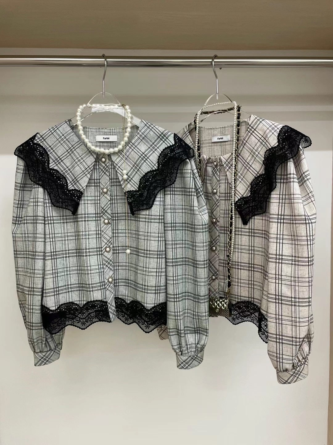 LACE HEM CHECKED TOP