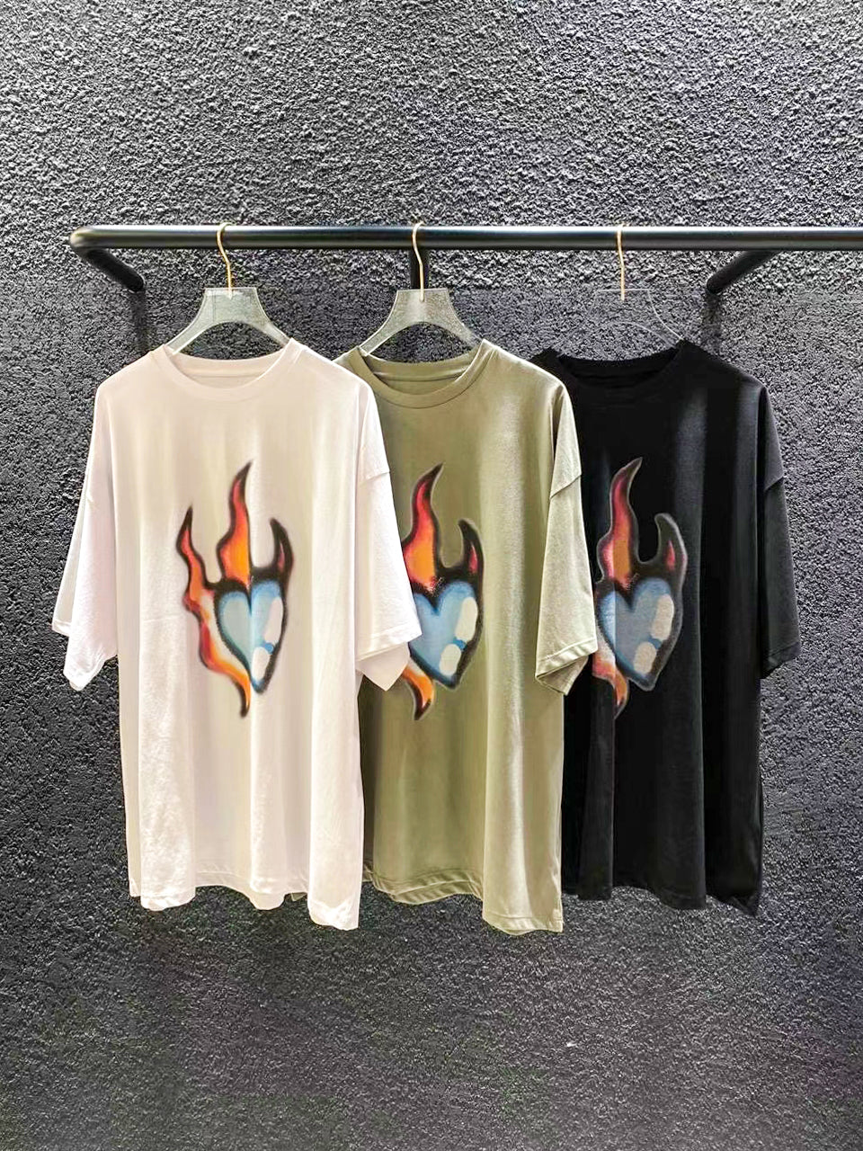 HANDMADE GRAPHIC TEE