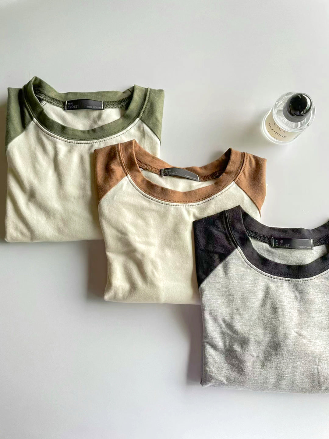 RAGLAN ELASTIC TEE